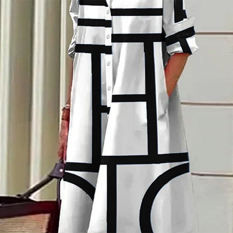 Kleid mit geometrischem Aufdruck und Taschen