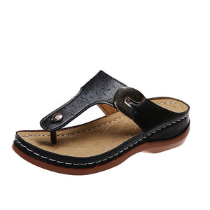 2022 Neue Damen-Metalldekor-Funktionsmuster-Keil-Flip-Flops